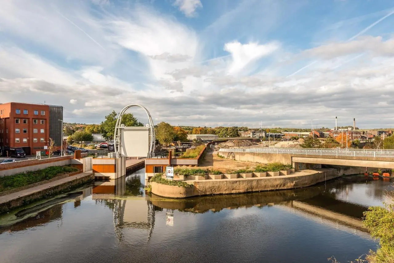 Modern 2 Bed Wharfside Apartment In Rotherham 0*,  United Kingdom