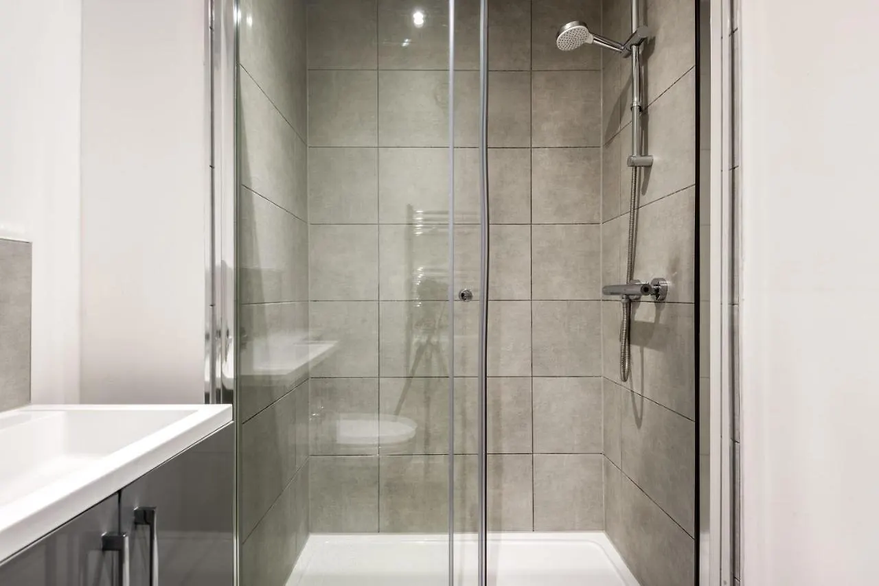 Modern 2 Bed Wharfside Apartment In Rotherham United Kingdom