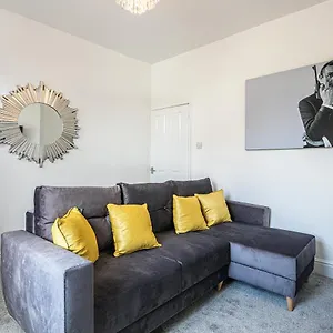 Rotherham's Bond House Holiday home